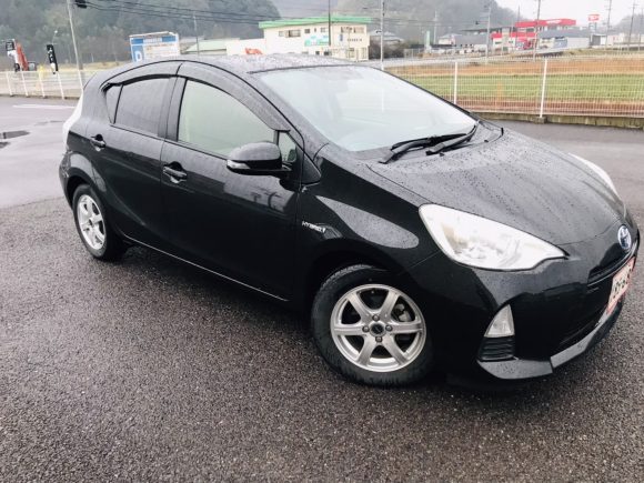 TOYOTA AQUA HIBRIDO PRETO ANO 2012