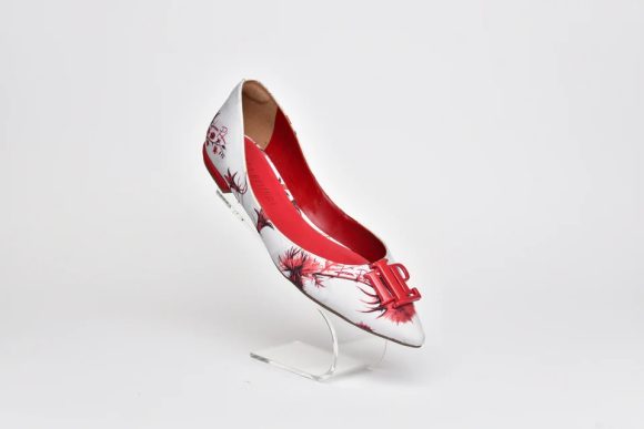 000071 - LP SAPATILHA EST. FLOR METAL BRANCO/VERMELHO
