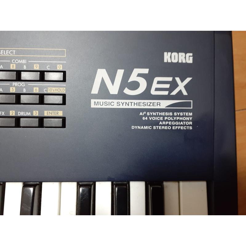 TECLADO KORG N5EX EXCELENTE E COMPLETO!!!