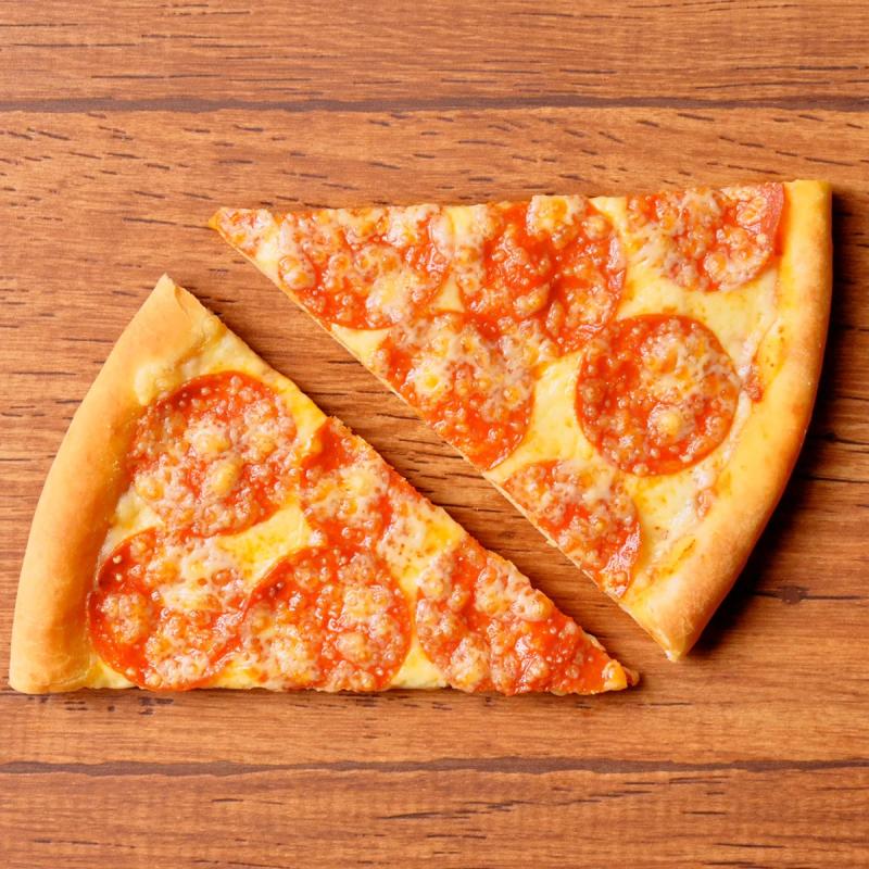 Pizza congelada em fatia sabor pepperoni